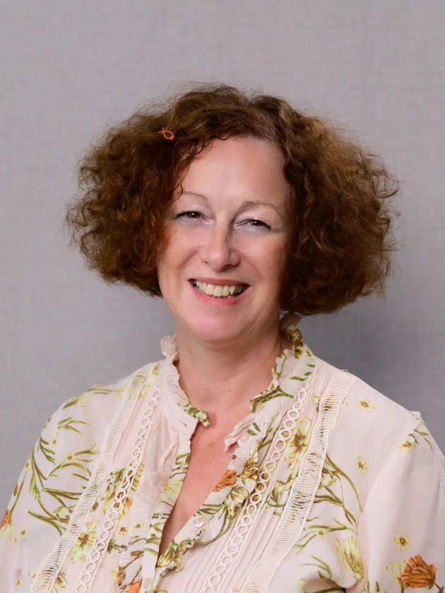 Camilla Eyres
